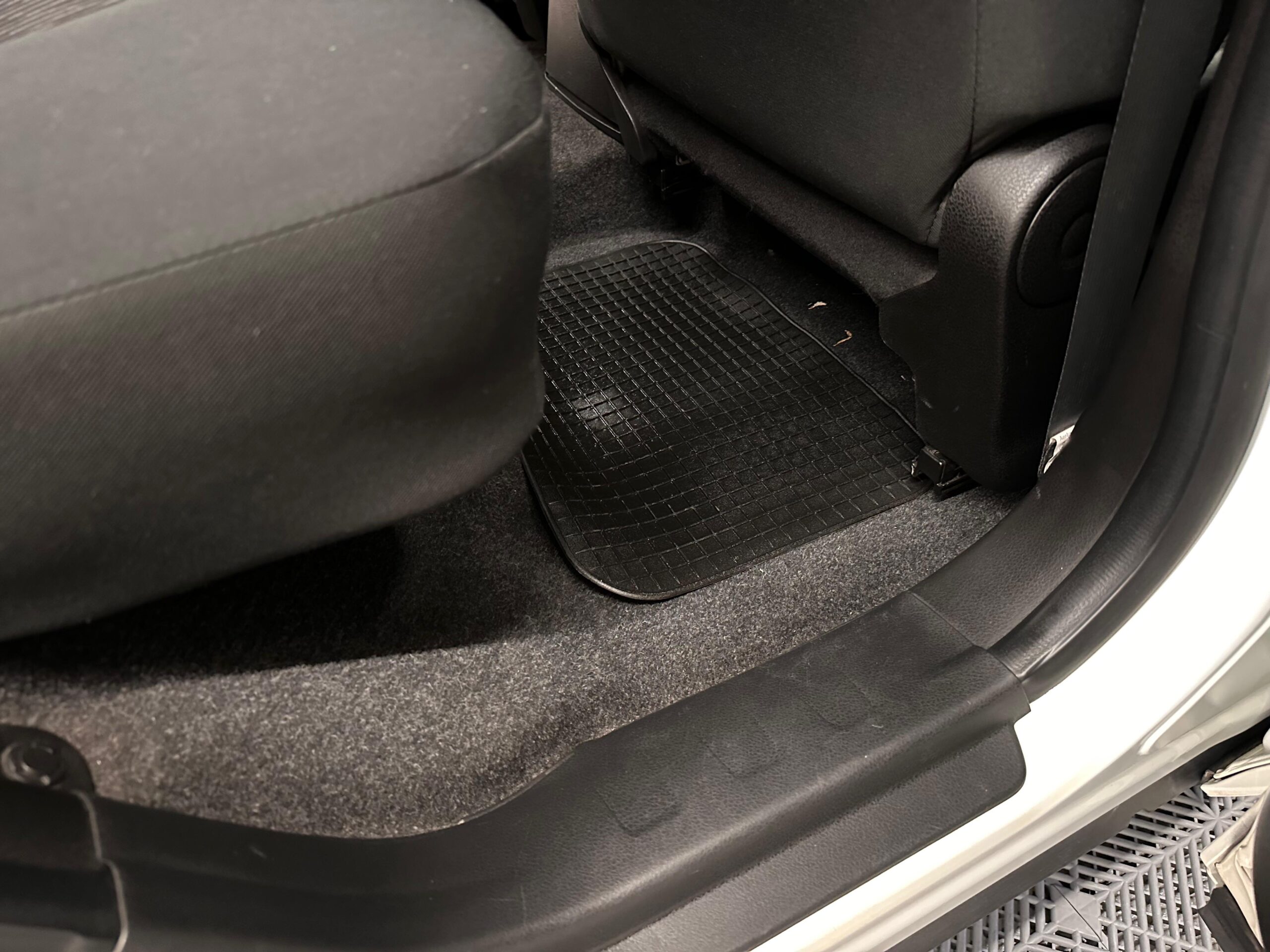 Suzuki Grand Nomade — foto 23 de 24