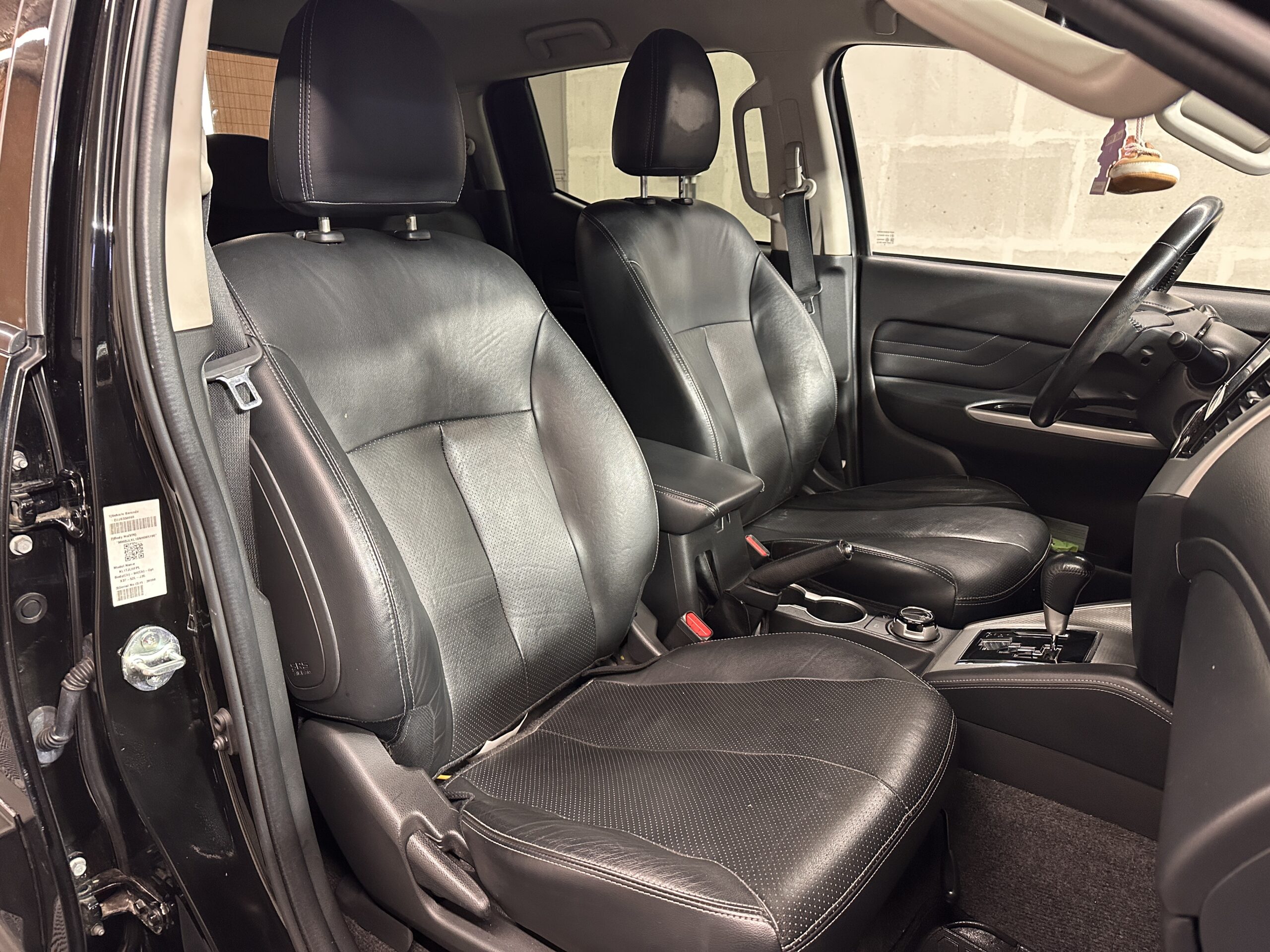 Mitsubishi L200 Dakar — foto 15 de 17