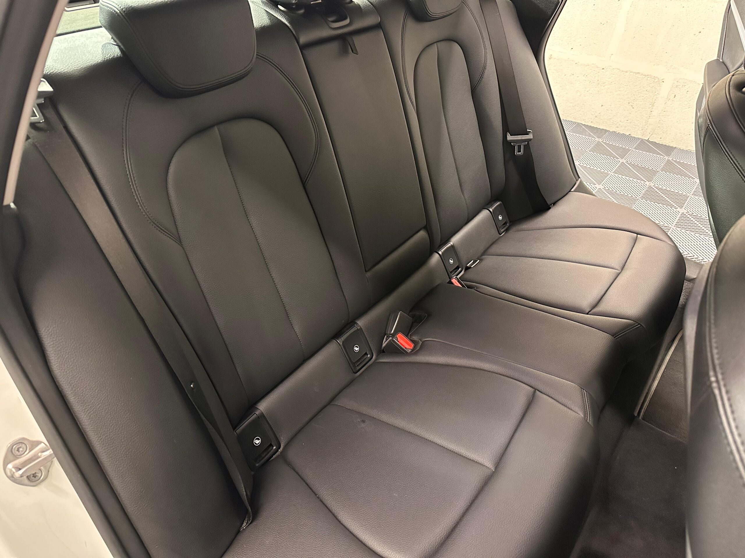 BMW 220I — foto 22 de 23
